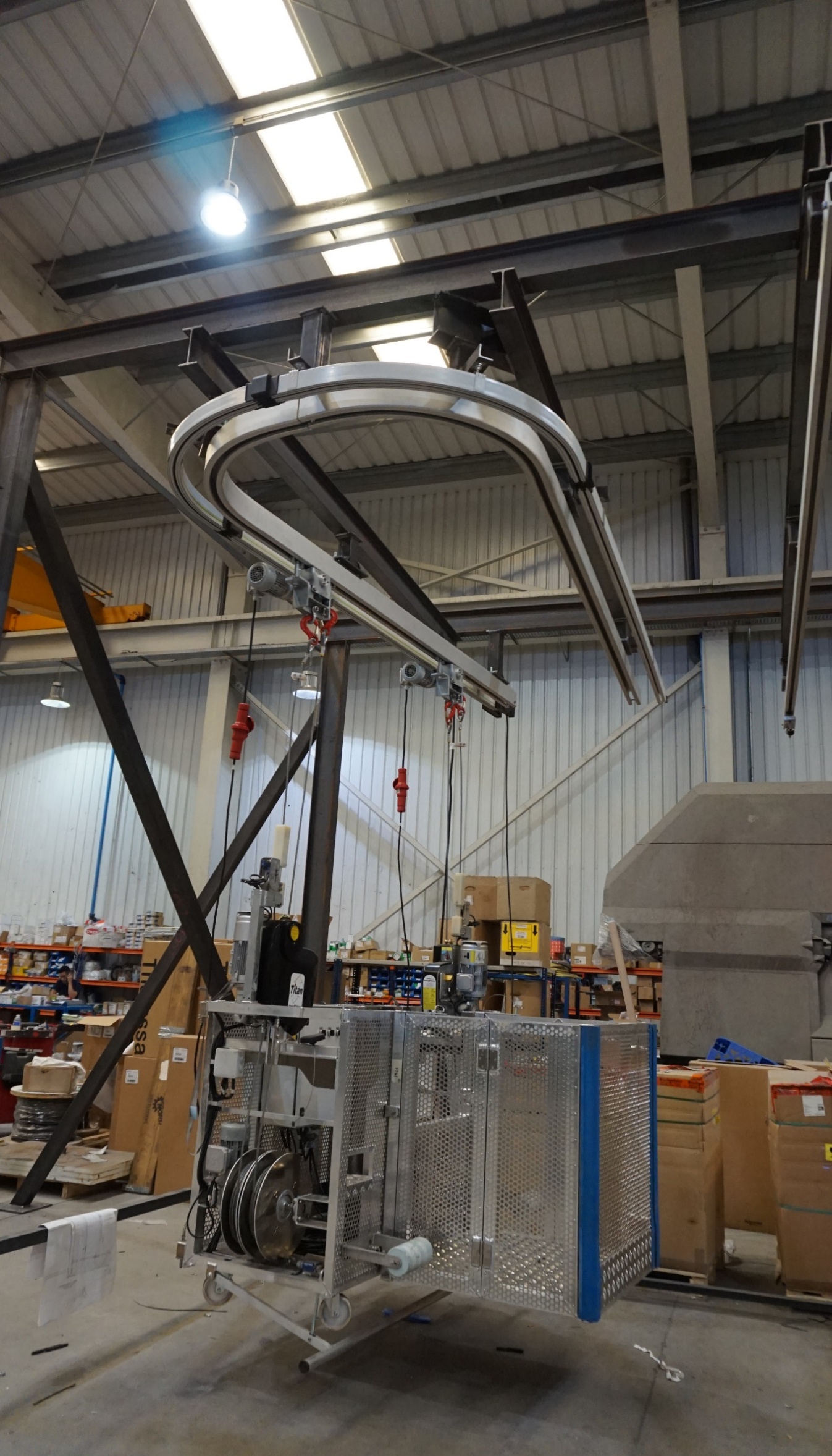 Davit arm BMU system at building parapet